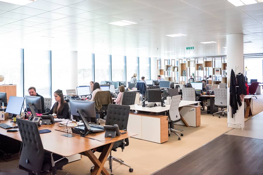 香港將大規模輸入外勞　大陸網民：我都想衝了！